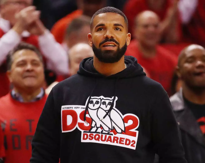 DSQUARED2 - Drake wearing #Dsquared2