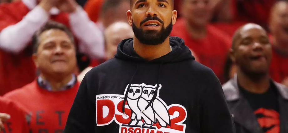 DSQUARED2 - Drake wearing #Dsquared2