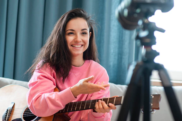 Testimonials of successful artists sharing their experiences